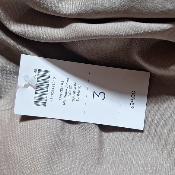 NWT chico's Taupe open jacket, travelers. Size 3 - Picture 4 of 7